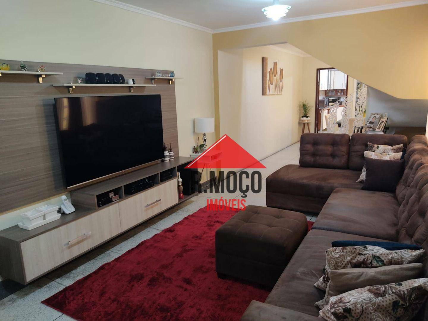 Sobrado à venda com 5 quartos, 192m² - Foto 1