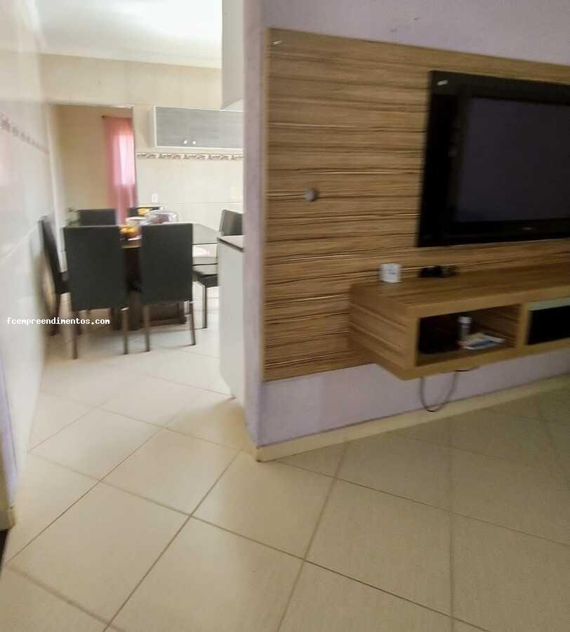 Fazenda à venda com 3 quartos, 1000m² - Foto 1