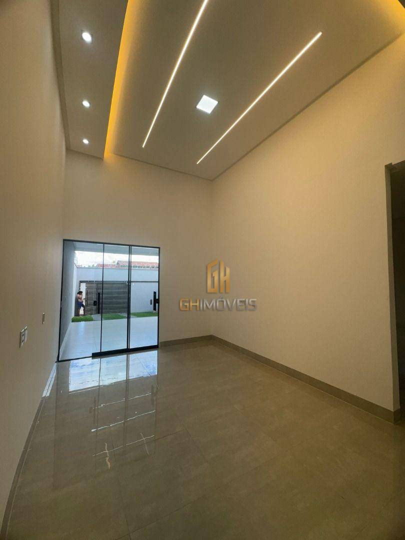 Casa à venda com 3 quartos, 130m² - Foto 1
