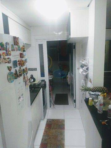 Apartamento à venda com 2 quartos, 68m² - Foto 2