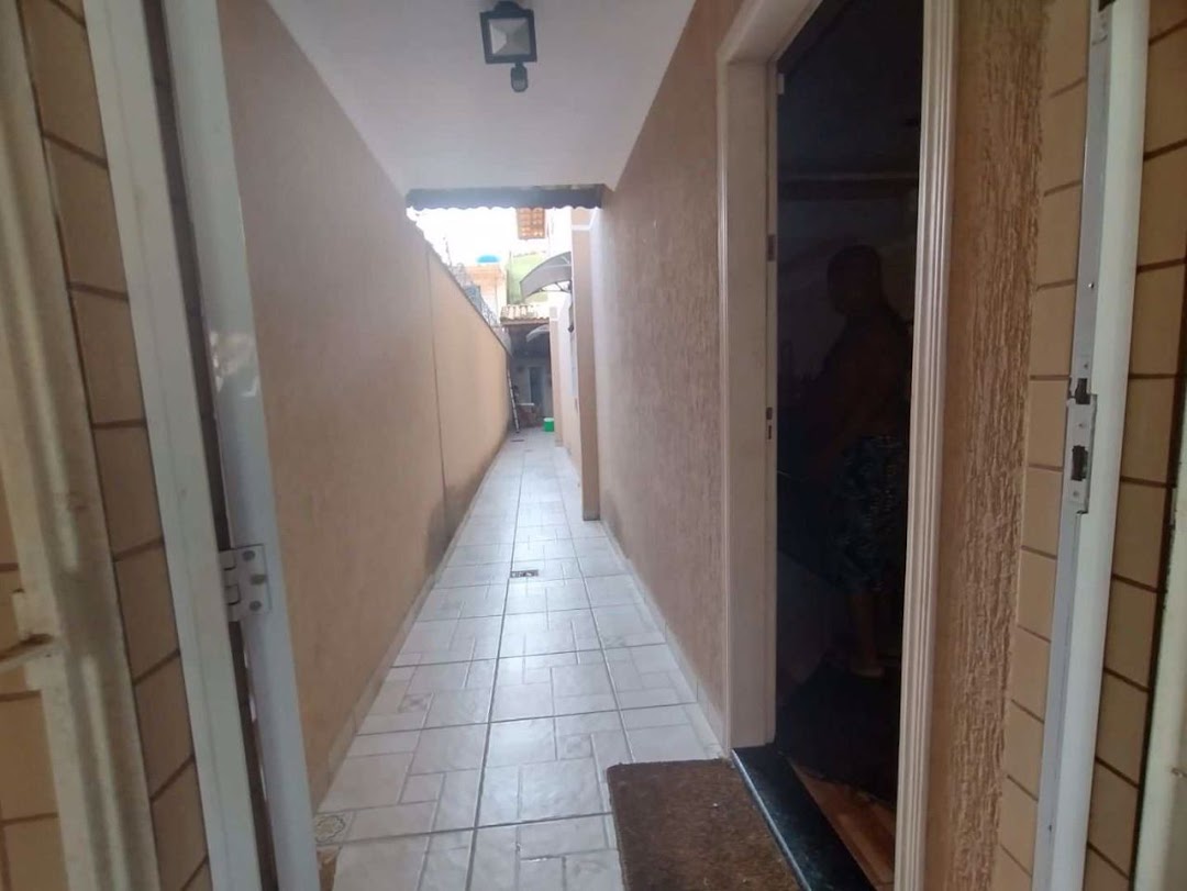 Casa à venda com 3 quartos, 130m² - Foto 1