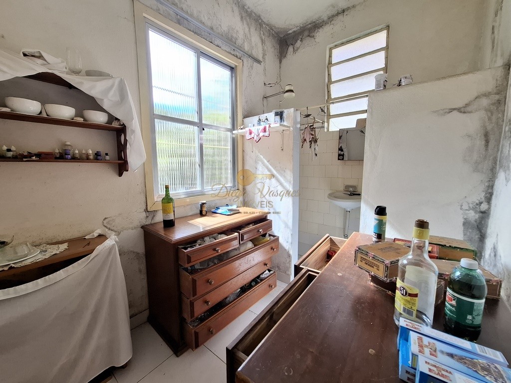 Casa à venda com 6 quartos, 280m² - Foto 11