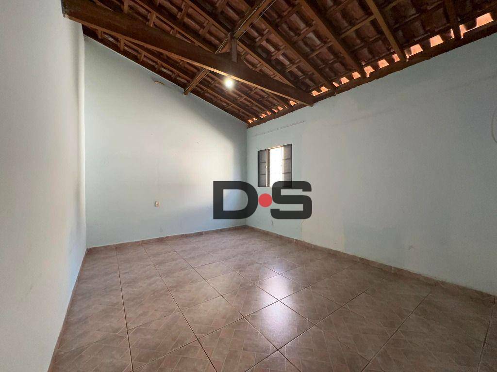 Casa à venda com 4 quartos, 164m² - Foto 17