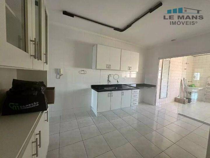 Apartamento à venda com 3 quartos, 165m² - Foto 3