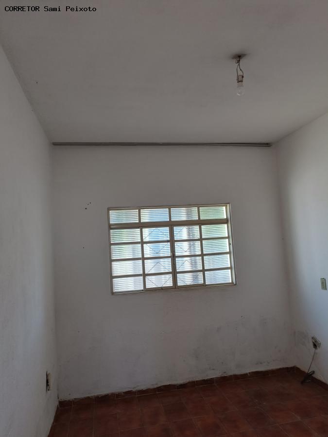 Casa à venda com 2 quartos, 60m² - Foto 9