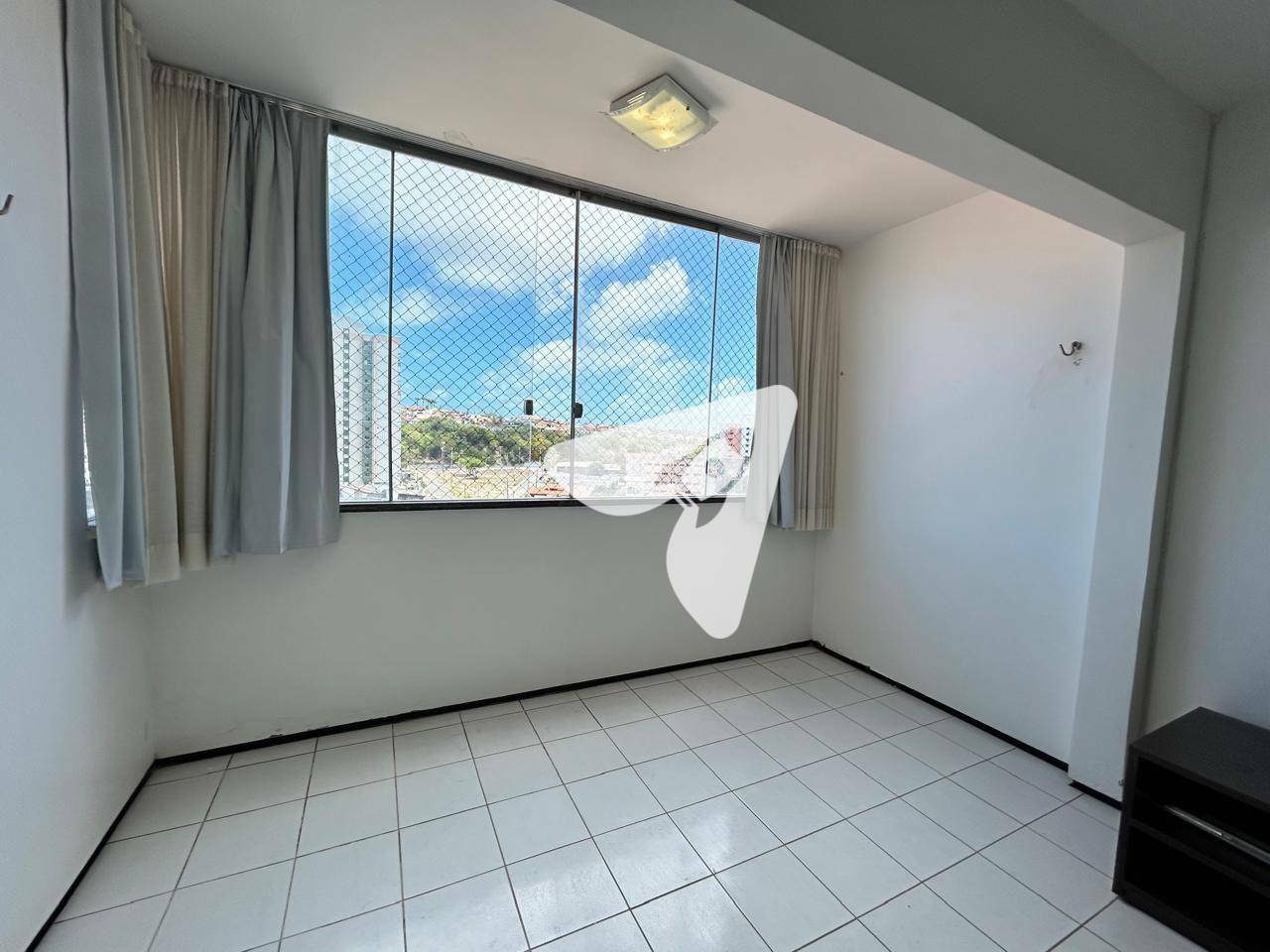 Apartamento à venda com 3 quartos, 110m² - Foto 3