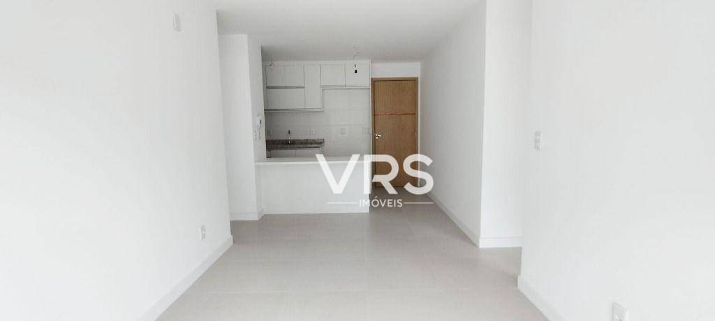 Apartamento à venda com 2 quartos, 63m² - Foto 4