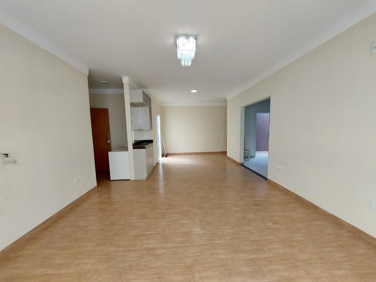 Casa para alugar com 3 quartos, 190m² - Foto 1