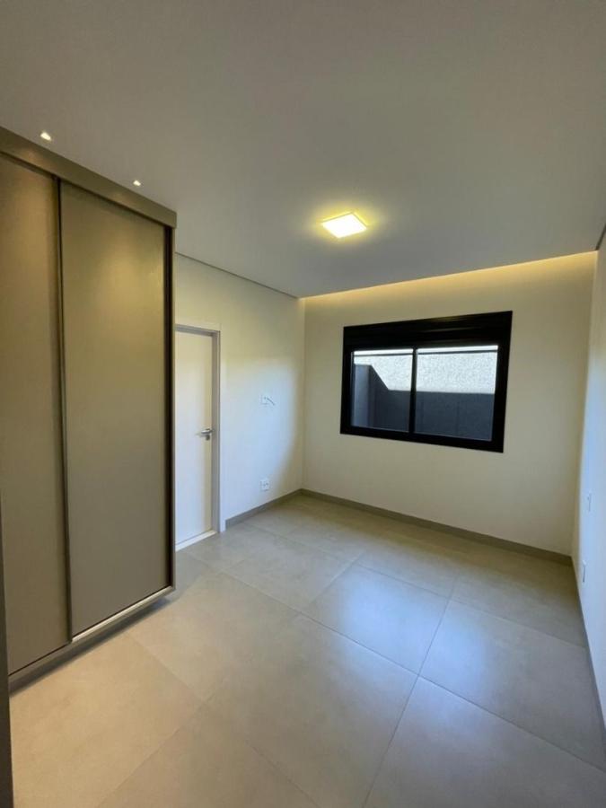 Casa à venda com 3 quartos, 223m² - Foto 8