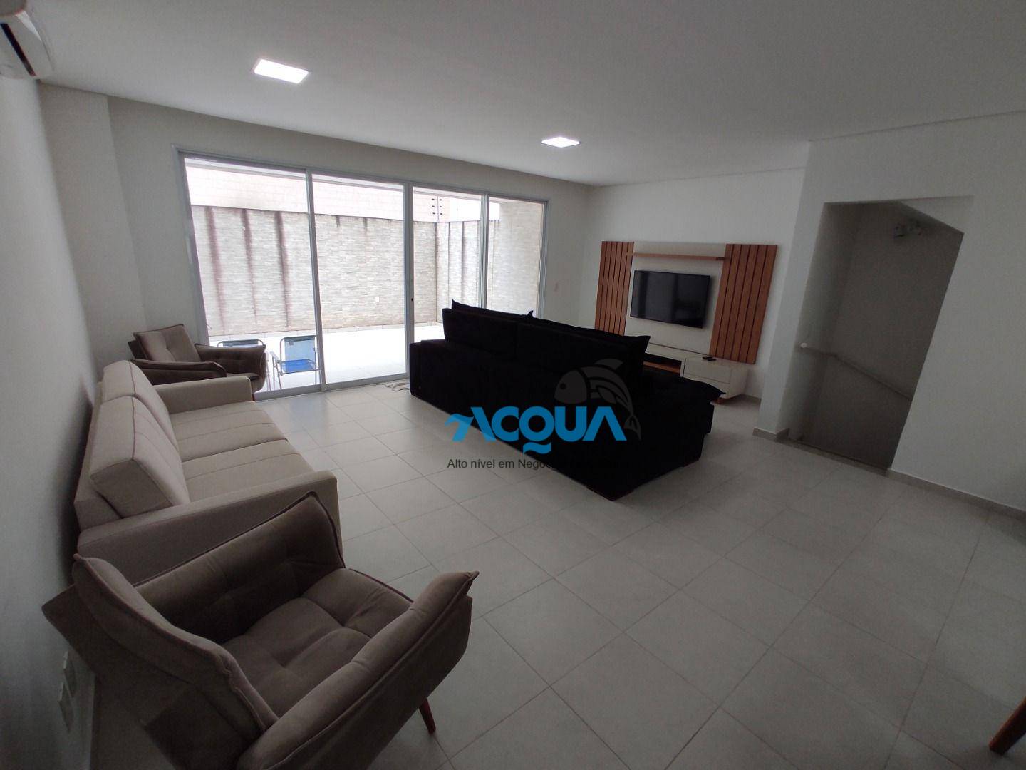 Casa de Condomínio à venda com 4 quartos, 315m² - Foto 2