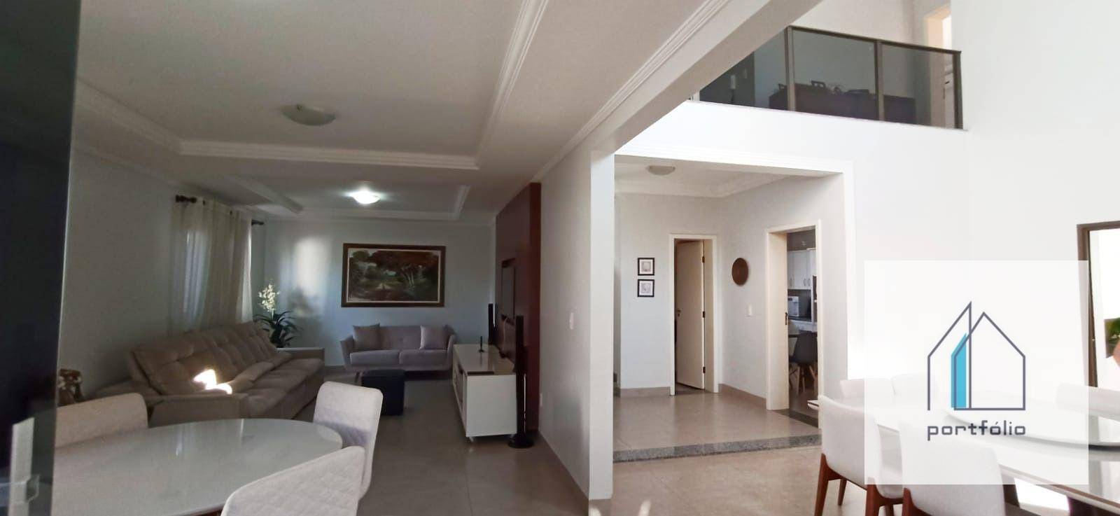 Casa à venda com 3 quartos, 251m² - Foto 2