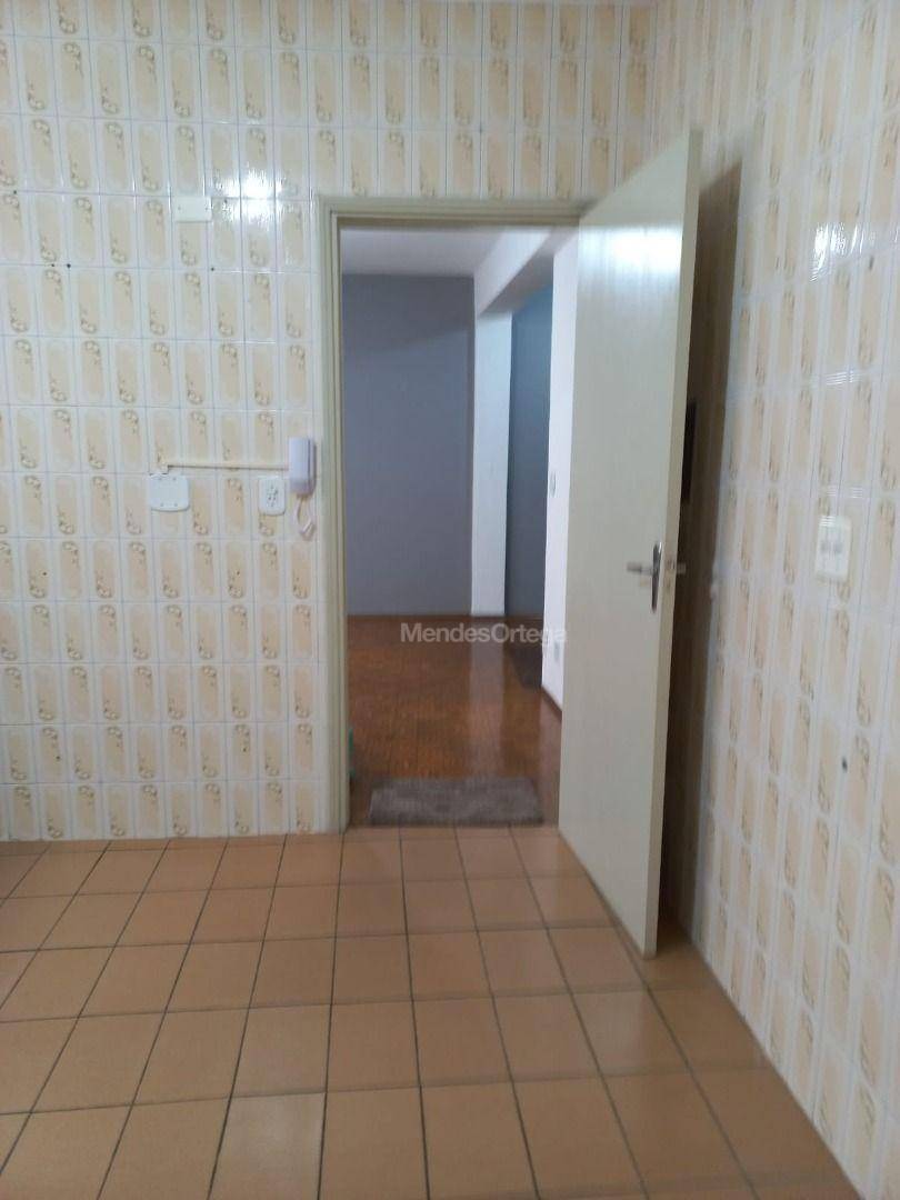 Apartamento para alugar com 2 quartos, 65m² - Foto 5