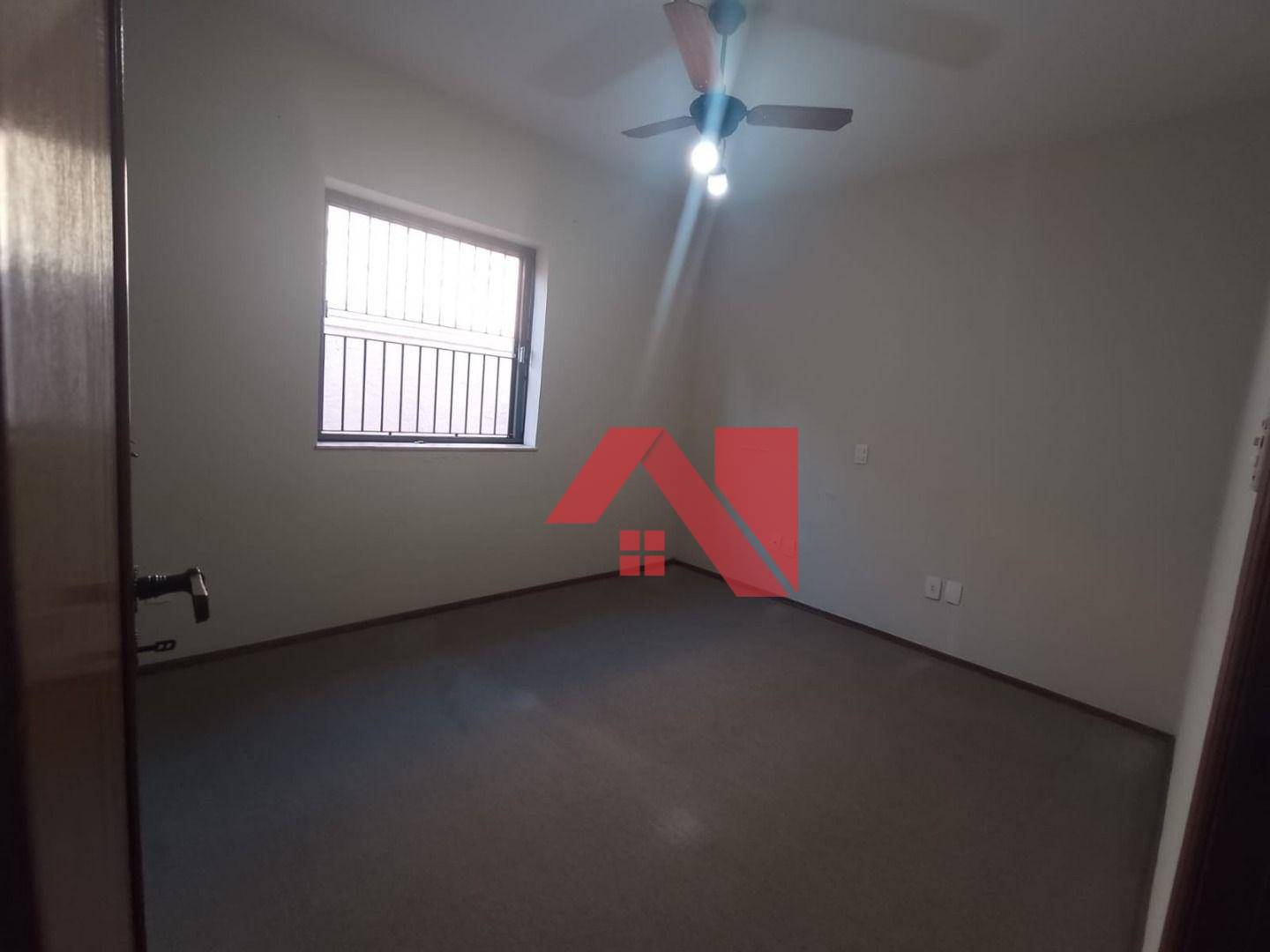 Casa à venda com 3 quartos, 251m² - Foto 16