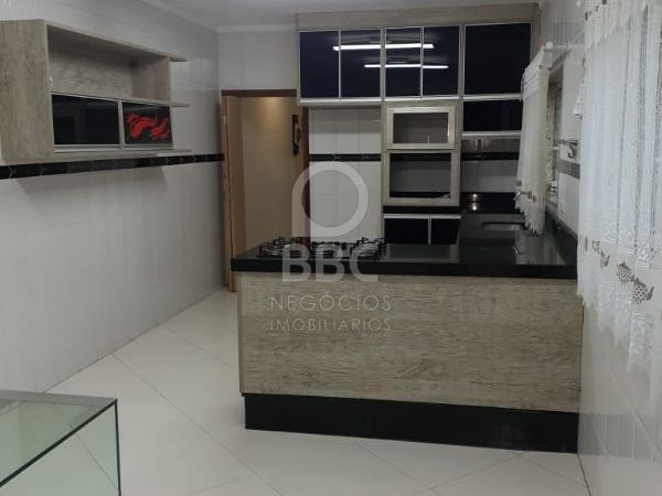 Sobrado para alugar com 3 quartos, 200m² - Foto 9