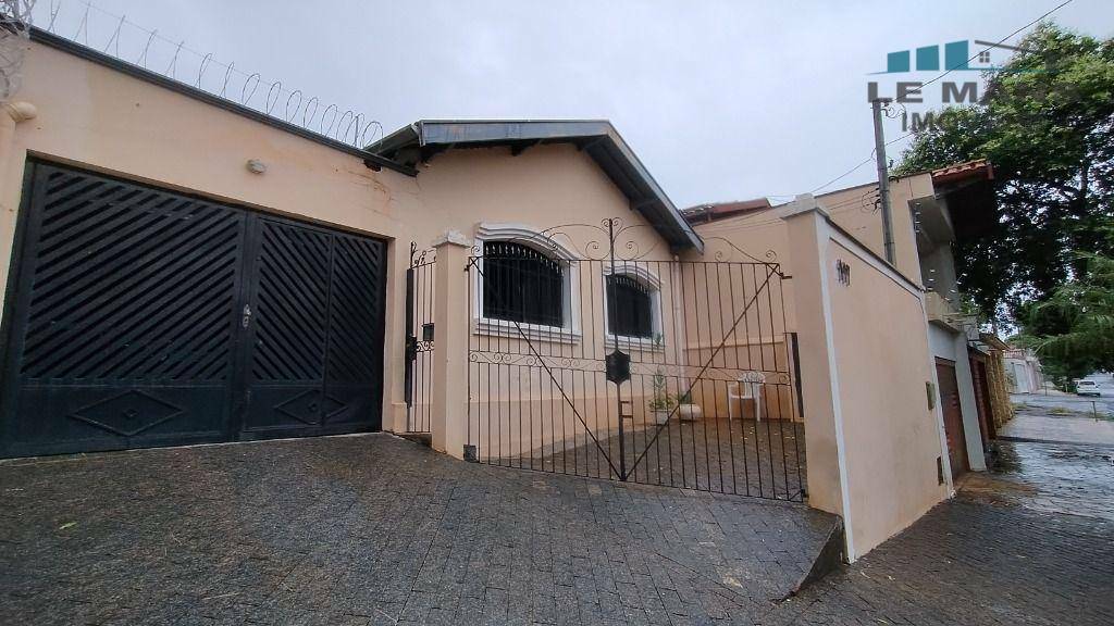 Casa à venda com 3 quartos, 136m² - Foto 1