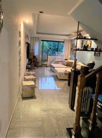 Sobrado à venda com 3 quartos, 239m² - Foto 1