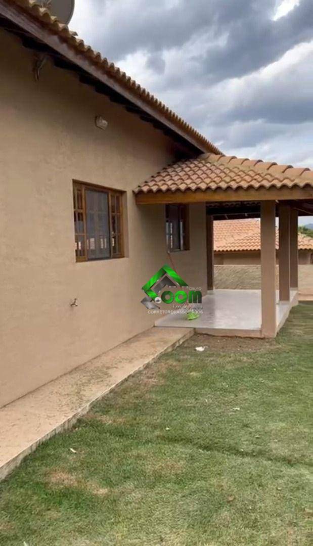 Casa de Condomínio para alugar com 3 quartos, 180m² - Foto 3