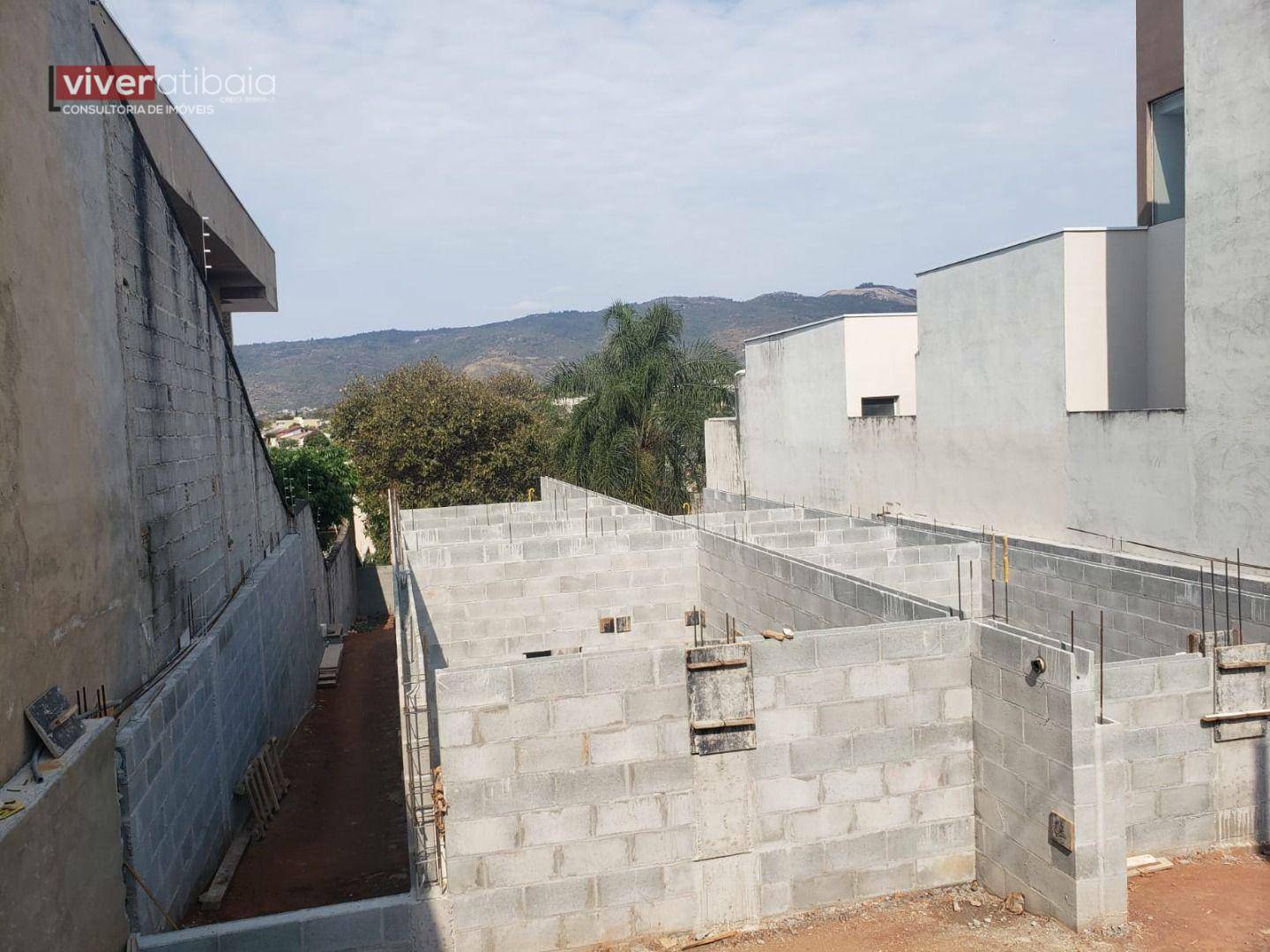 Casa à venda com 3 quartos, 127m² - Foto 2