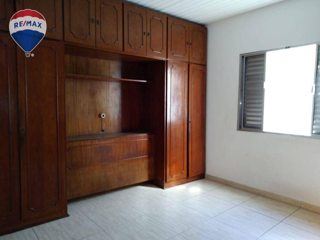 Casa à venda e aluguel com 3 quartos, 250m² - Foto 10