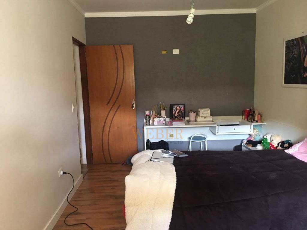 Casa de Condomínio à venda com 3 quartos, 240m² - Foto 4