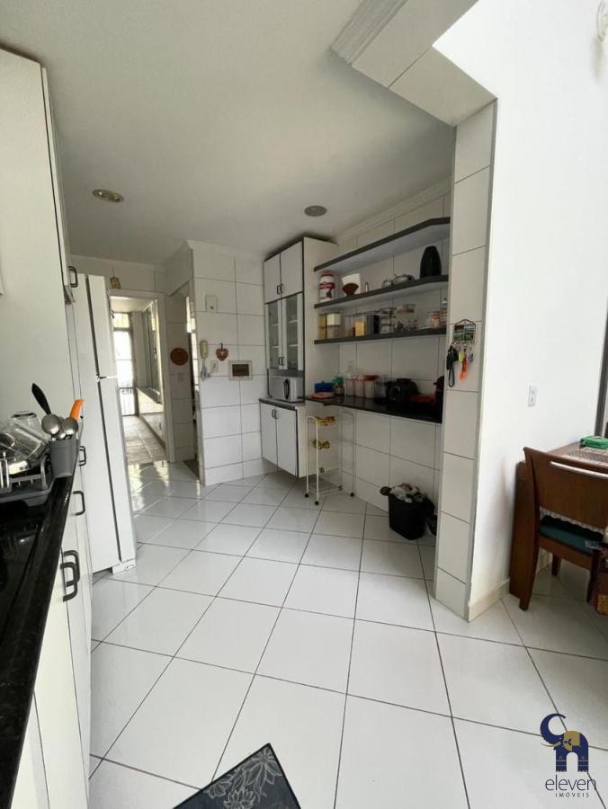 Casa à venda com 4 quartos, 220m² - Foto 27