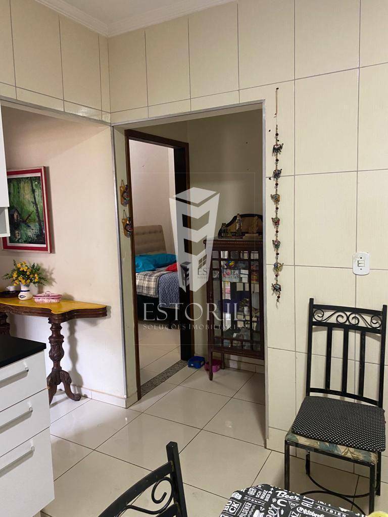 Sobrado à venda com 4 quartos, 180m² - Foto 4