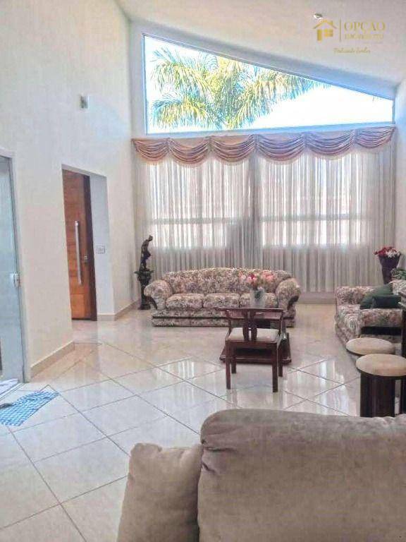 Casa de Condomínio à venda com 3 quartos, 540m² - Foto 2