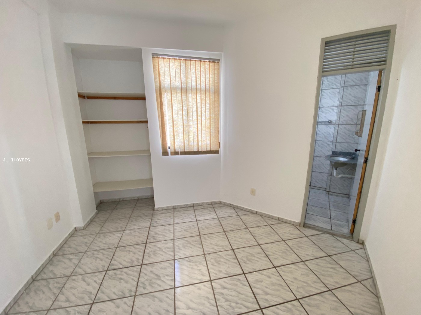 Apartamento para alugar com 3 quartos, 200m² - Foto 15