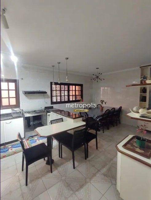 Sobrado à venda com 4 quartos, 300m² - Foto 8