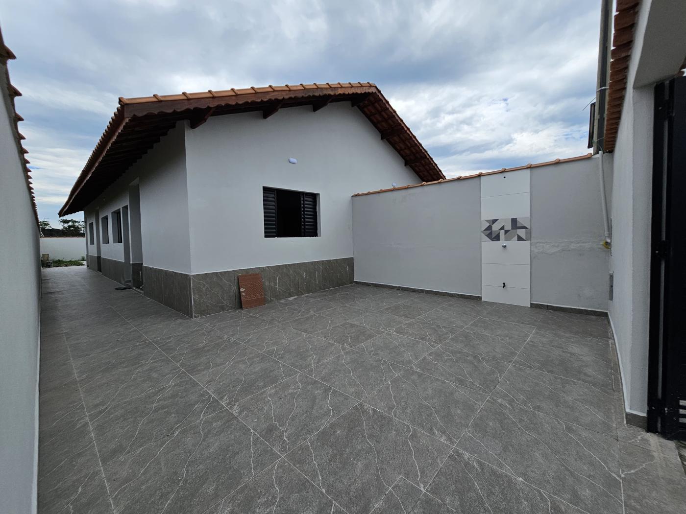 Casa à venda com 2 quartos, 150m² - Foto 2