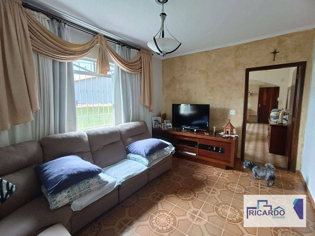 Casa à venda com 4 quartos, 150m² - Foto 4