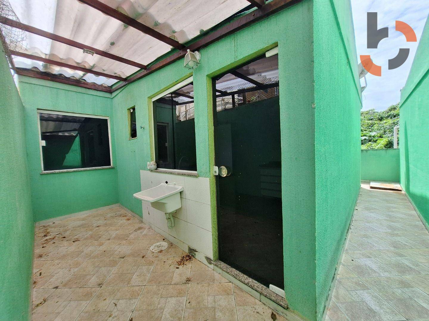 Casa à venda com 2 quartos, 60m² - Foto 9