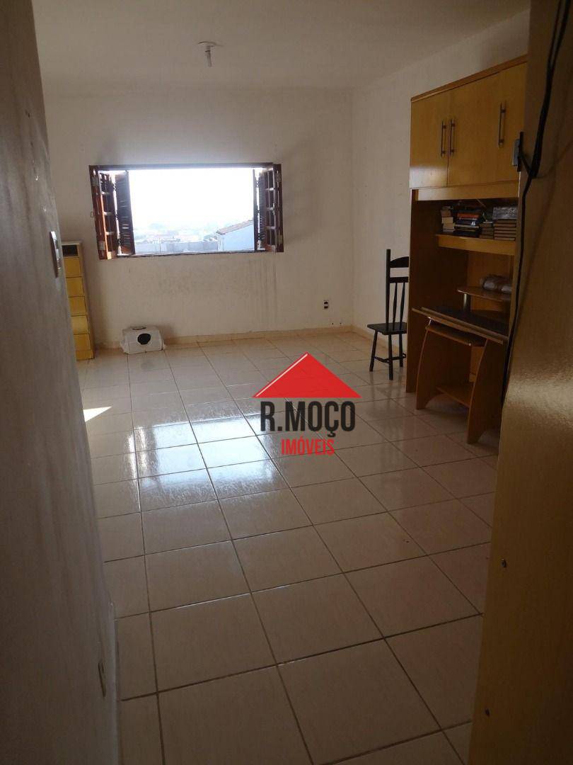 Sobrado à venda com 8 quartos, 100m² - Foto 5