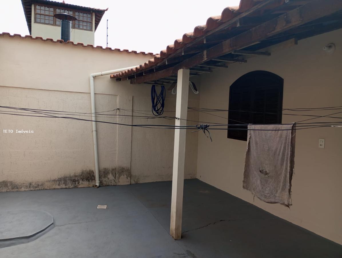 Casa para alugar com 3 quartos, 300m² - Foto 28