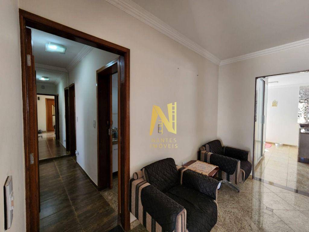 Casa à venda com 3 quartos, 320m² - Foto 24