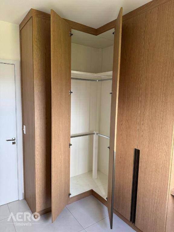 Apartamento para alugar com 2 quartos, 64m² - Foto 6
