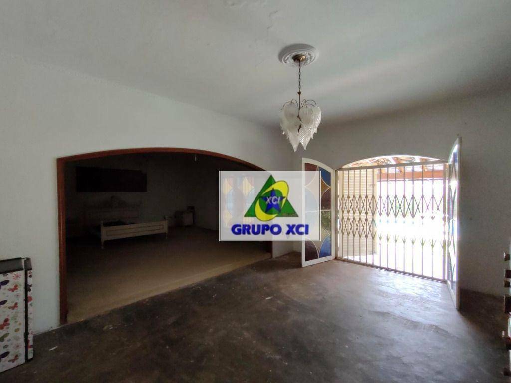 Casa para alugar com 4 quartos, 449m² - Foto 21