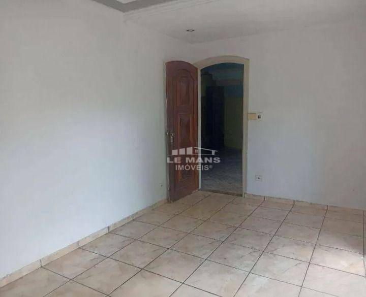 Casa para alugar com 3 quartos, 150m² - Foto 7