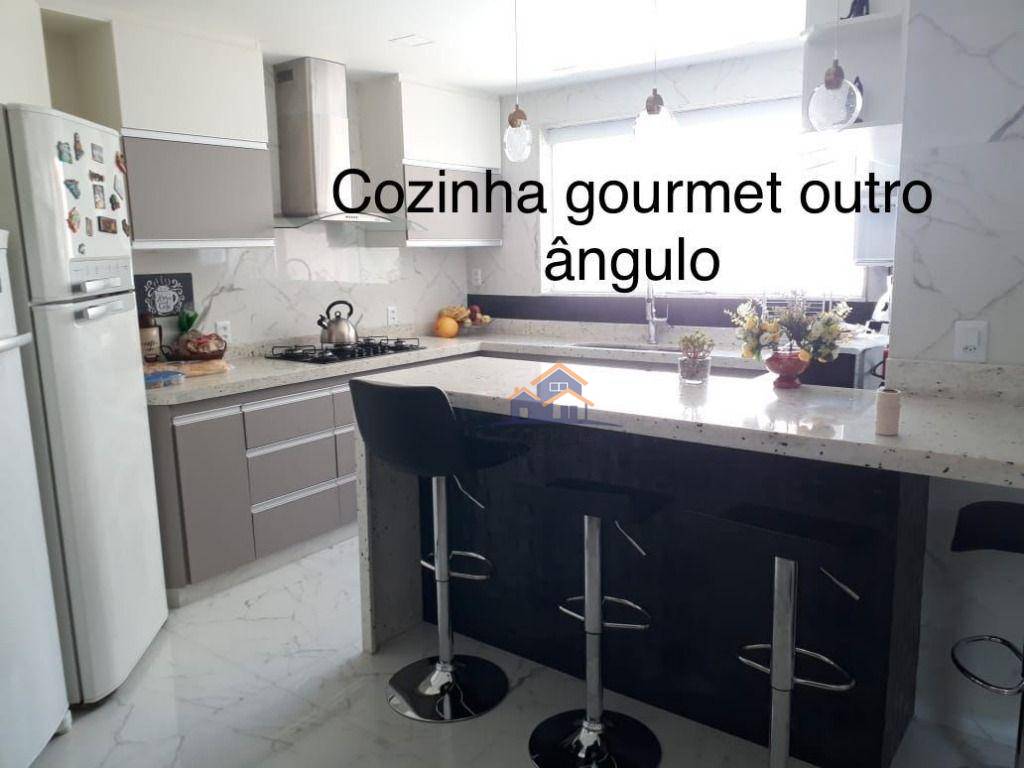 Casa à venda com 3 quartos, 200m² - Foto 12