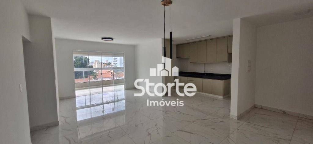 Apartamento para alugar com 3 quartos, 112m² - Foto 1