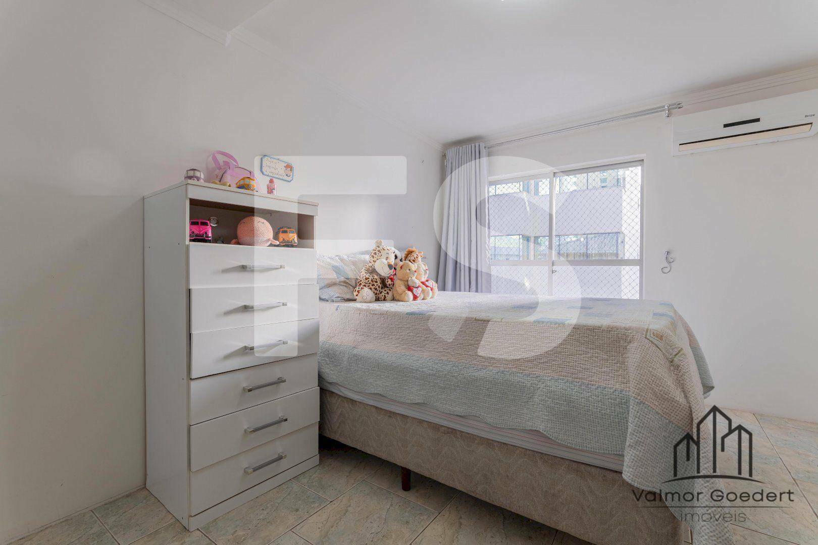 Apartamento à venda com 4 quartos, 145m² - Foto 11