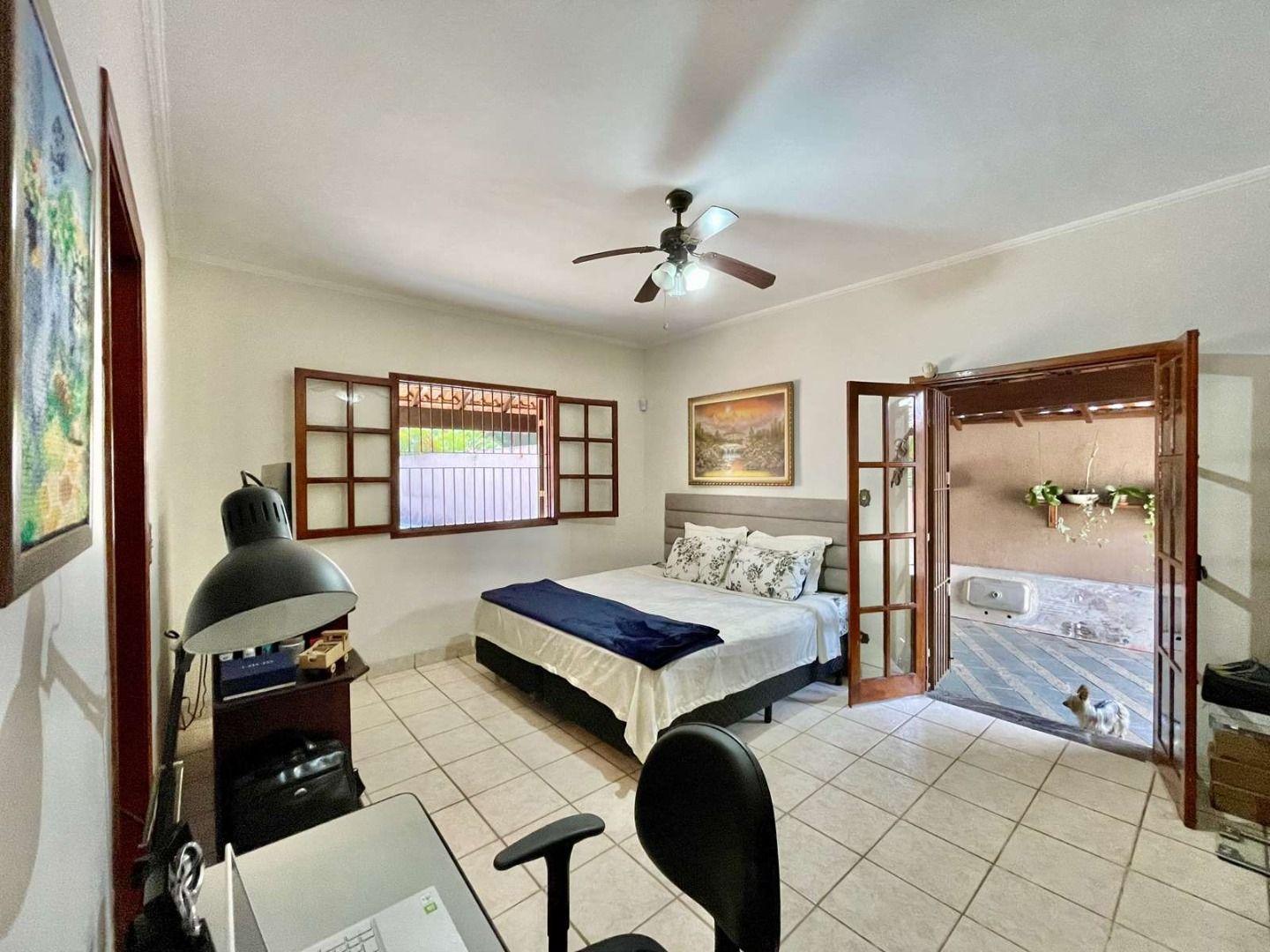 Casa para alugar com 3 quartos, 321m² - Foto 15