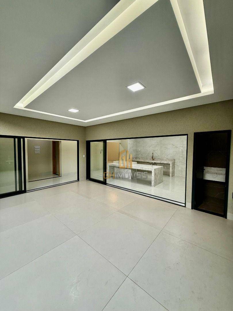 Casa à venda com 3 quartos, 218m² - Foto 4
