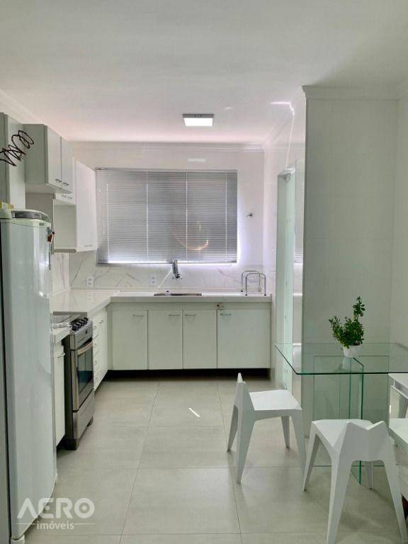 Apartamento à venda com 2 quartos, 74m² - Foto 28