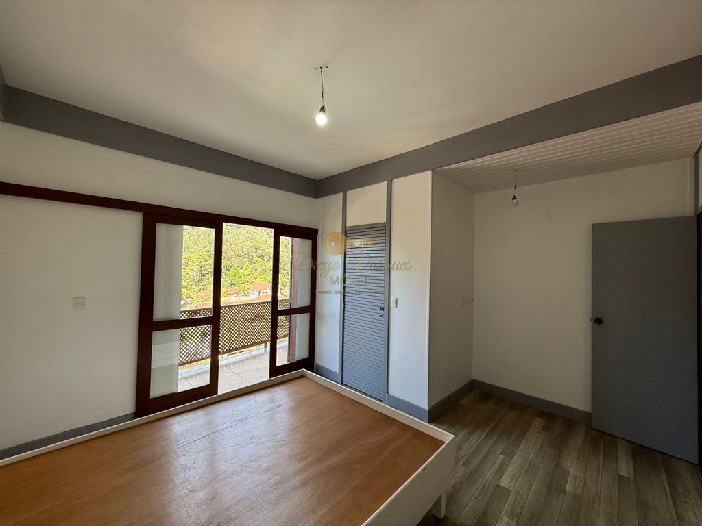 Casa de Condomínio à venda com 3 quartos, 320m² - Foto 15