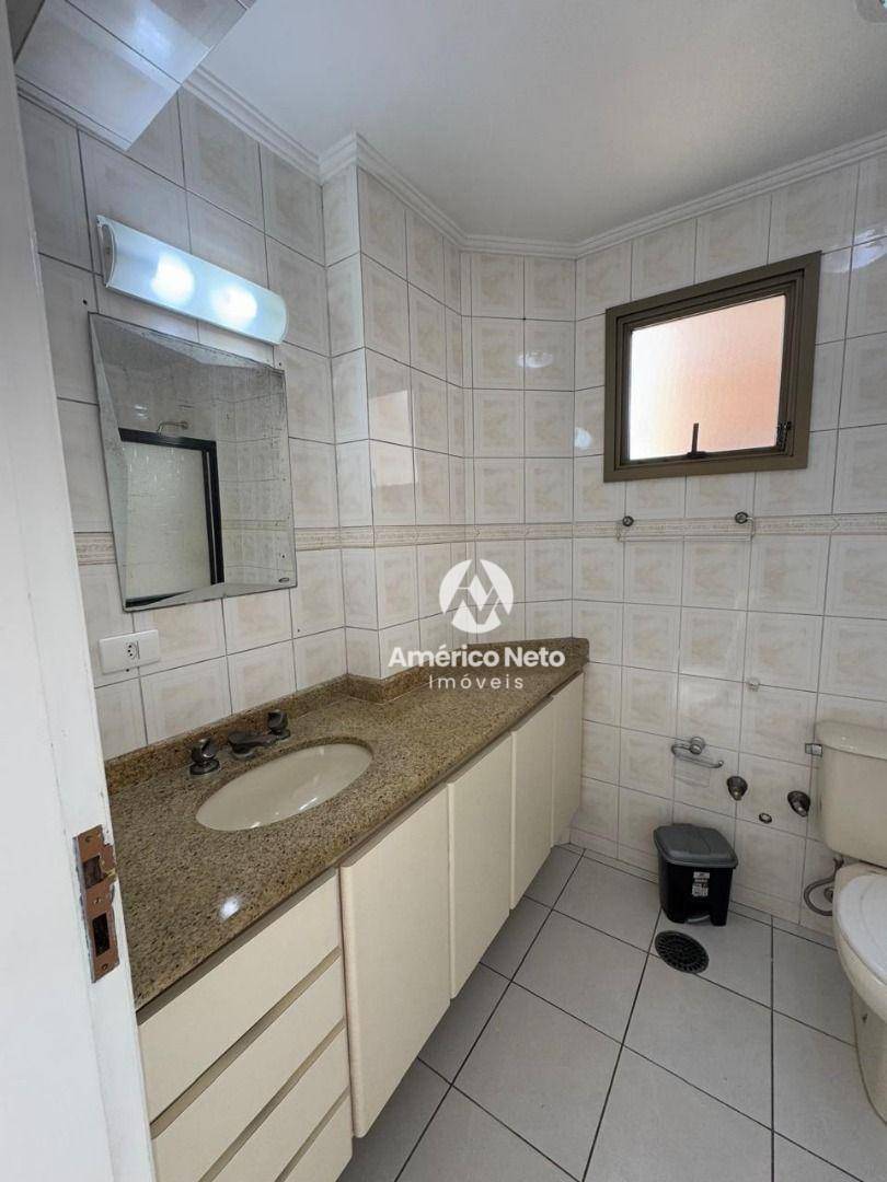 Apartamento para alugar com 3 quartos, 105m² - Foto 10