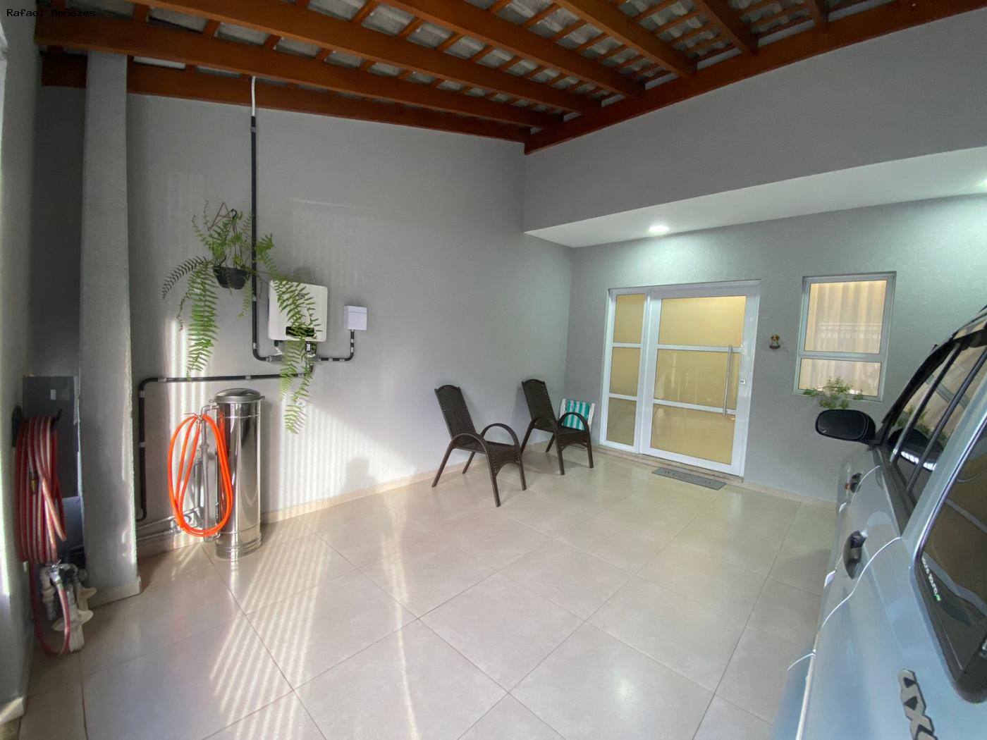 Sobrado à venda com 3 quartos, 178m² - Foto 1