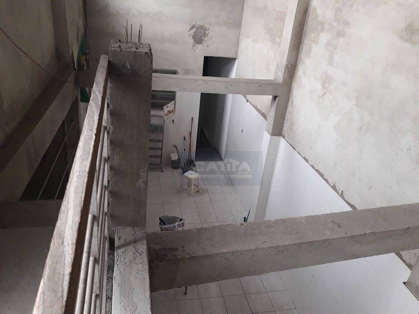 Sobrado à venda com 5 quartos, 200m² - Foto 35