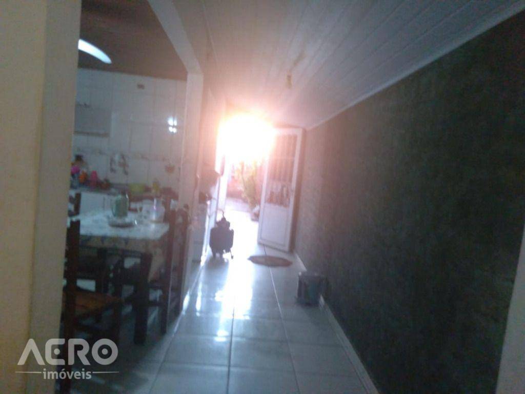 Casa à venda com 3 quartos, 114m² - Foto 6
