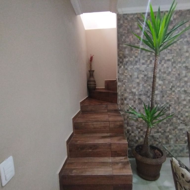 Casa à venda com 4 quartos, 267m² - Foto 13